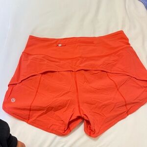Lululemon Speed Up Shorts Tall 4” Size 6